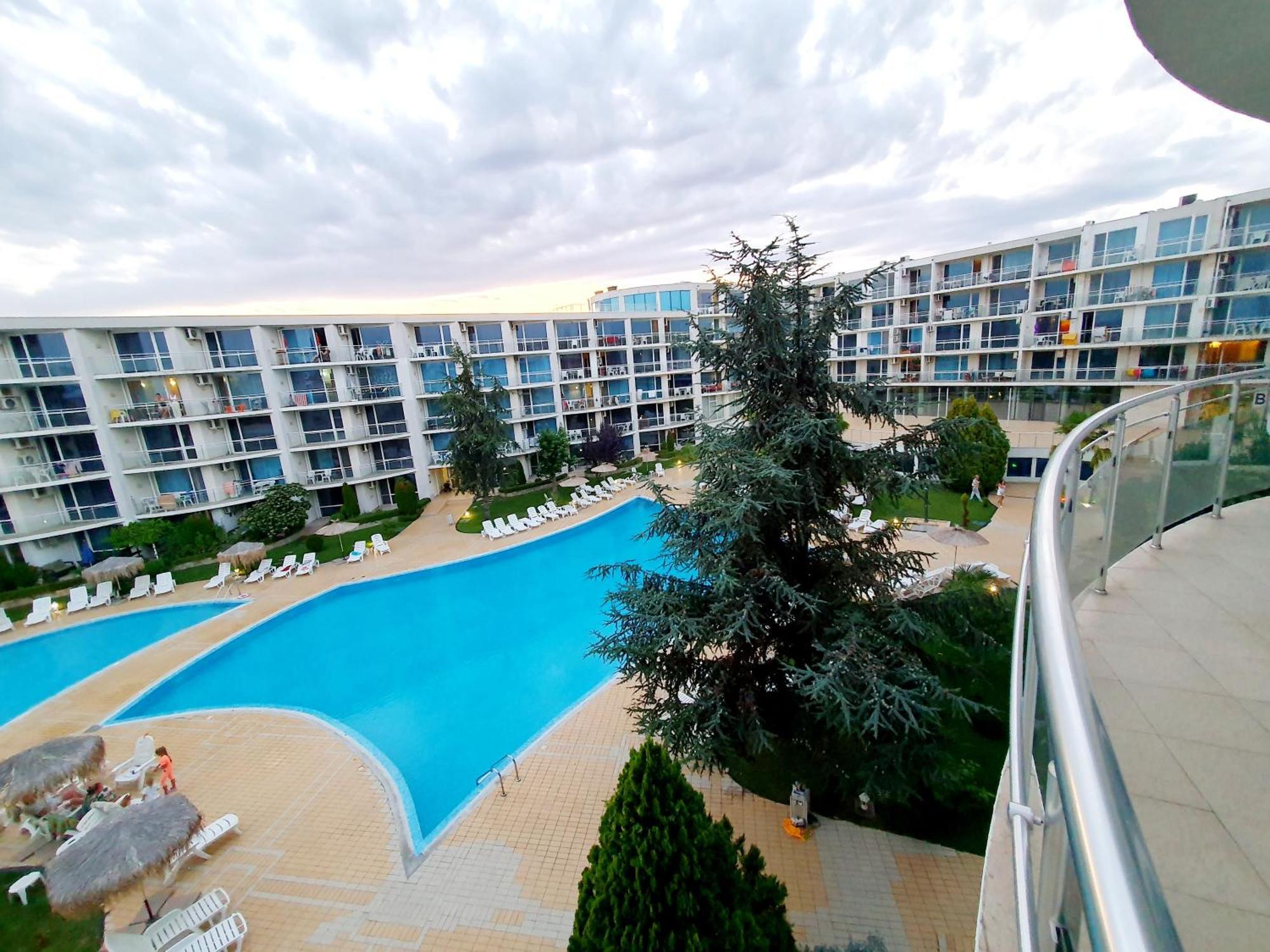 Elena'S Lux Aparthotel - Town & Sea View - Atlantis Spa Sarafovo Eksteriør bilde